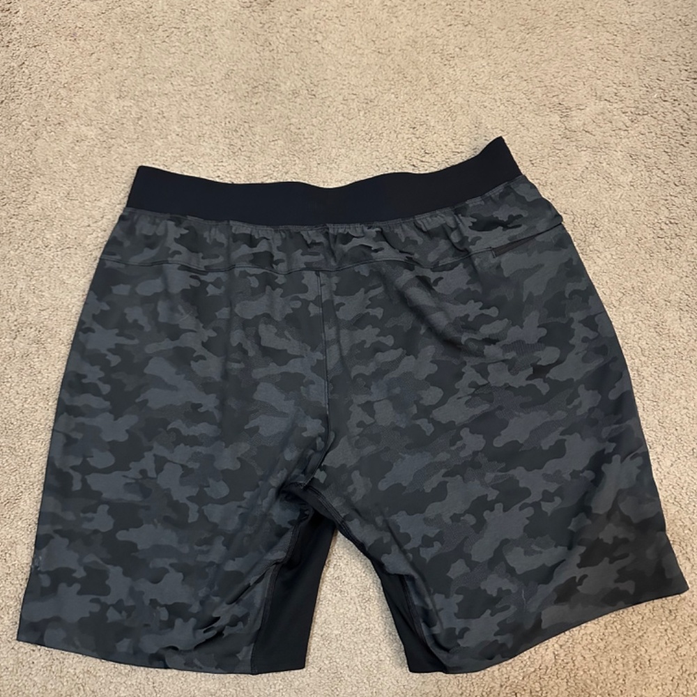 Lululemon T.H.E Short Linerless XL 9" Camo